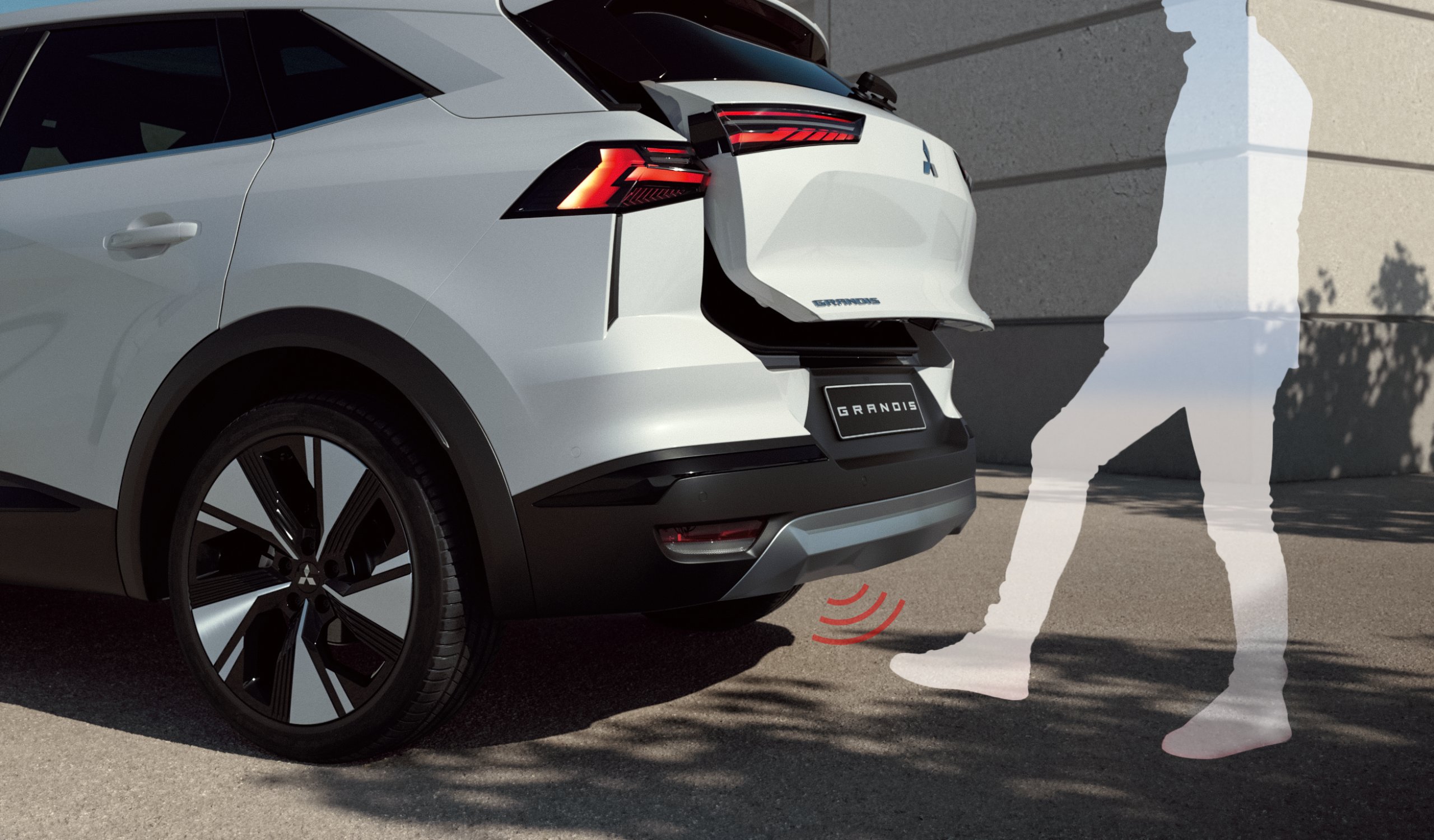 Nové Mitsubishi Grandis - elektrické páté dveře